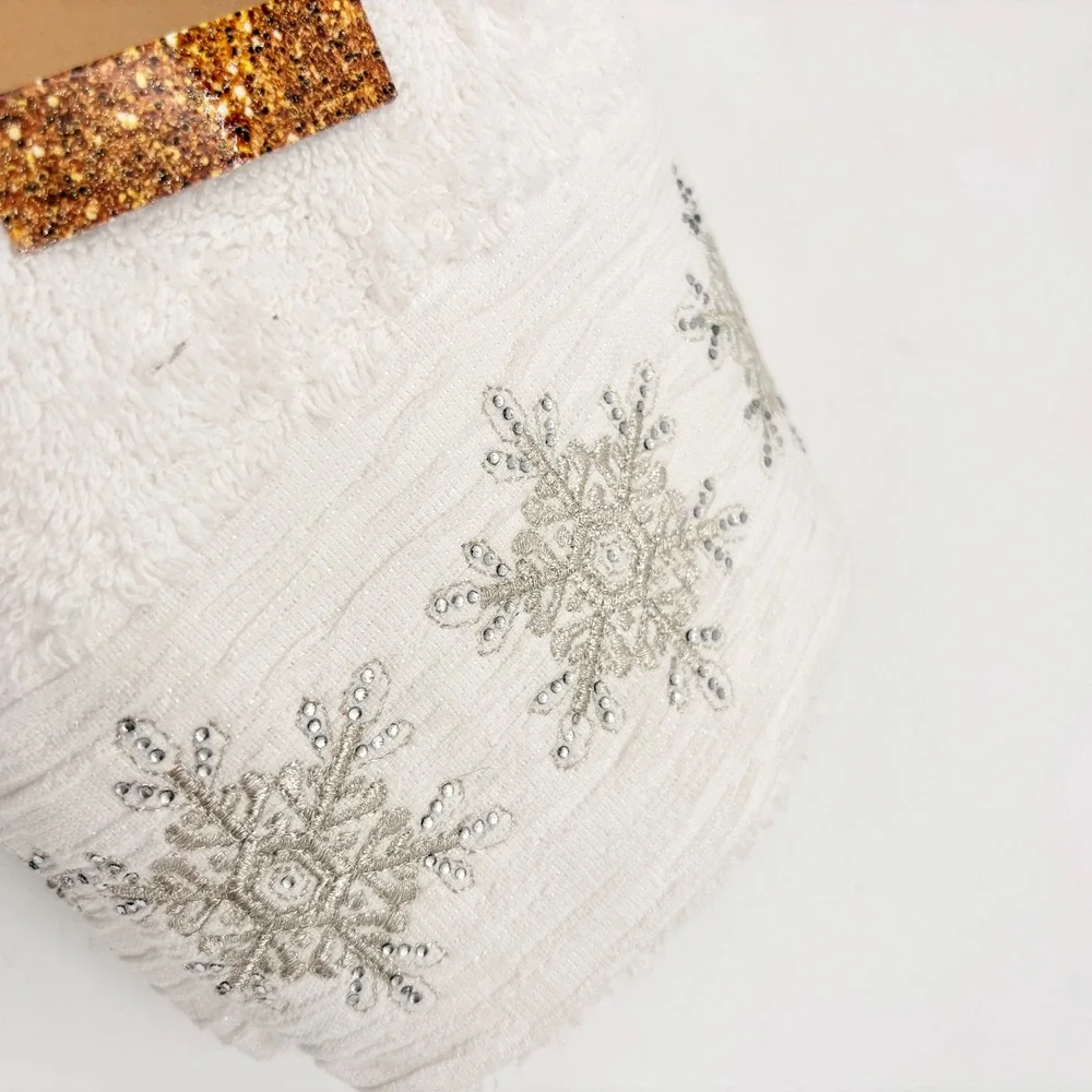 Glitz‎ + Glimmer White Cotton Hand Towels Set of 2 Silver Snowflake Holiday